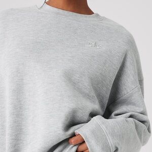 ALO Accolade Set Gray Sweatpants and Sweatshirt Set